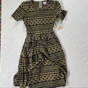 NWT XS Amelia Dress by LuLaRoe. Zippered back.